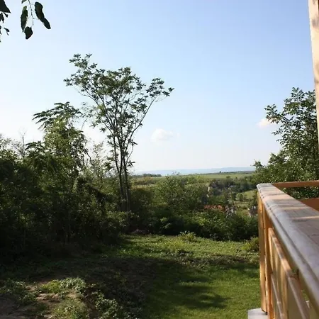 Haus Mit Grossem Garten, Terrasse Und Balkon * Szolad