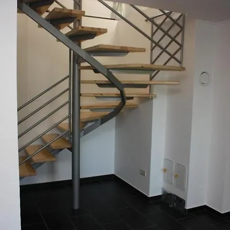 Haus Mit Grossem Garten, Terrasse Und Balkon بيت للعطل Szolad